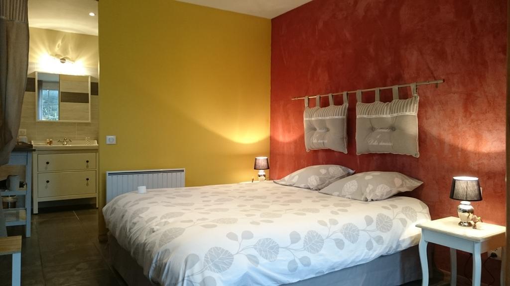 B&B La Grange De Thalie. Argelès-Gazost Rum bild